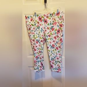 NWT Time And Tru PLUS Size XXL/2XG (20) Spring Floral Capri Jegging